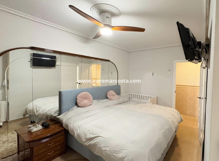 Venta - Apartamento / piso - Los Montesinos