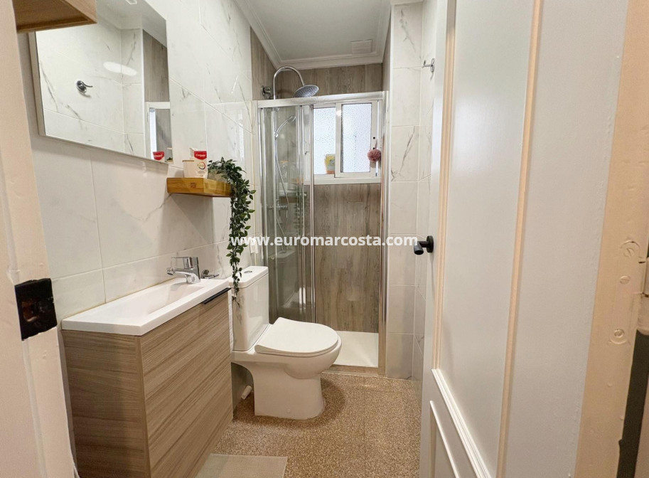 Venta - Apartamento / piso - Los Montesinos