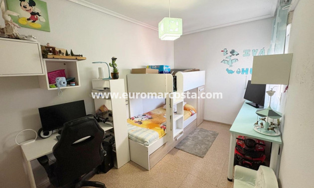 Venta - Apartamento / piso - Los Montesinos
