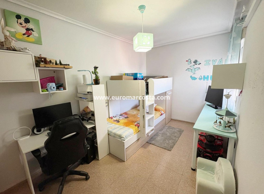 Venta - Apartamento / piso - Los Montesinos