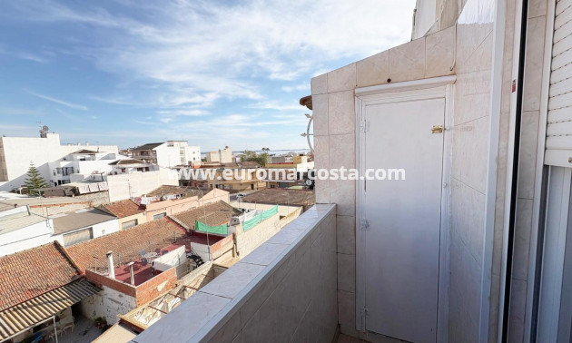 Venta - Apartamento / piso - Los Montesinos