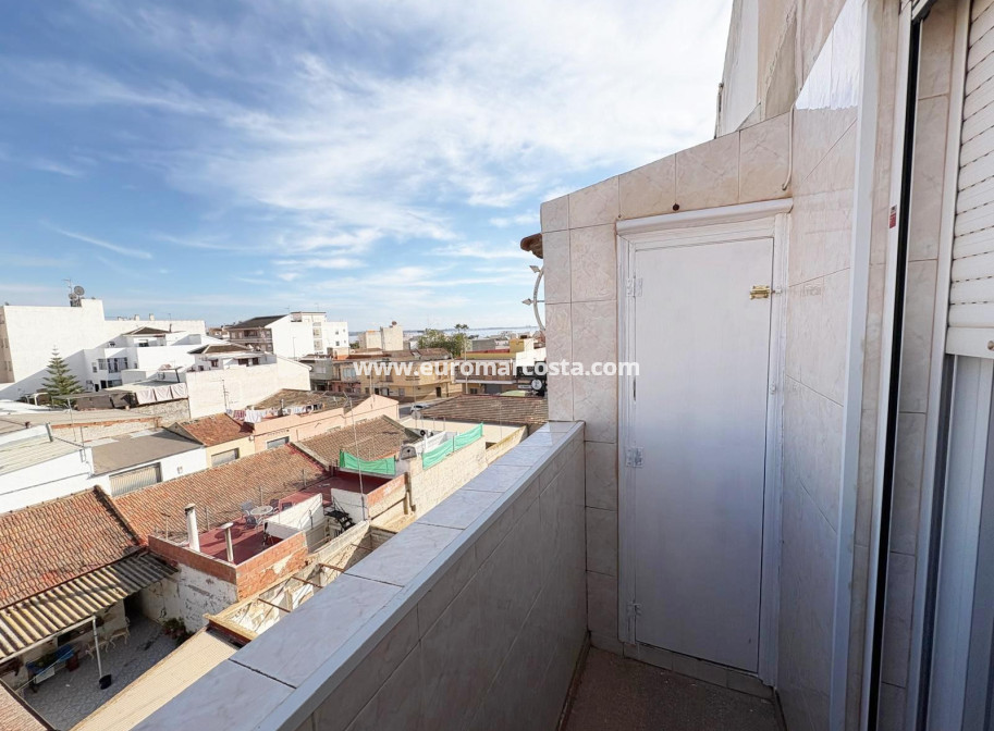 Venta - Apartamento / piso - Los Montesinos