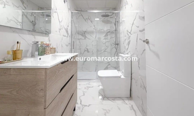 Venta - Apartamento / piso - Torrevieja - TORREVIEJA