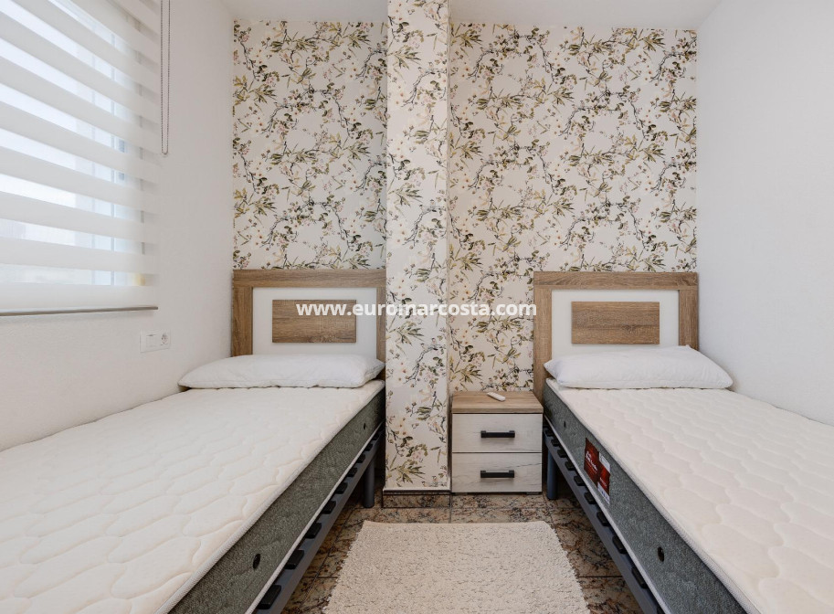 Sale - Apartment / flat - Torrevieja - TORREVIEJA
