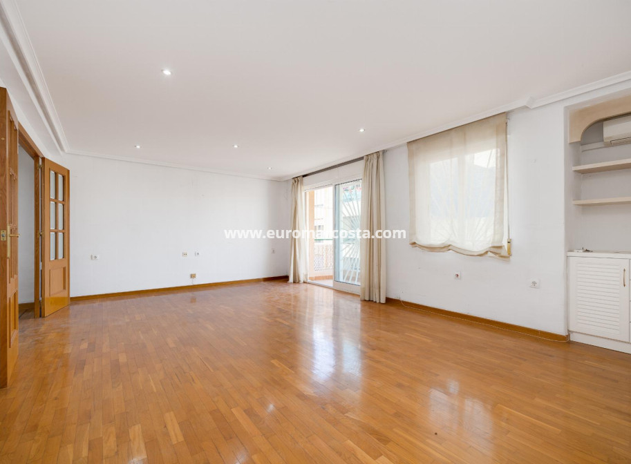 Sale - Apartment / flat - Torrevieja - TORREVIEJA