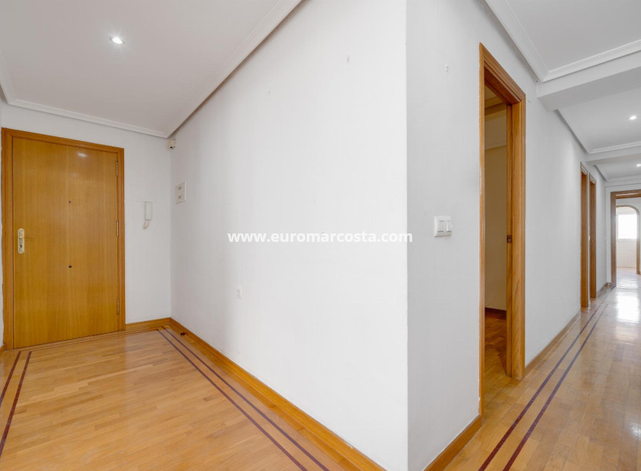Sale - Apartment / flat - Torrevieja - TORREVIEJA