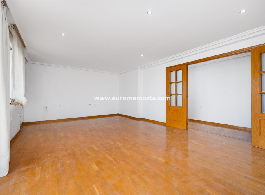 Sale - Apartment / flat - Torrevieja - TORREVIEJA
