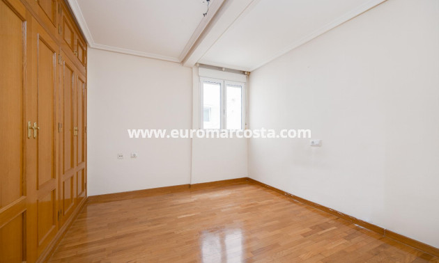 Sale - Apartment / flat - Torrevieja - TORREVIEJA