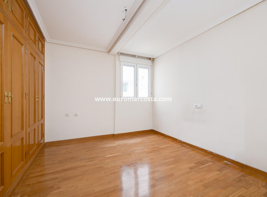 Sale - Apartment / flat - Torrevieja - TORREVIEJA