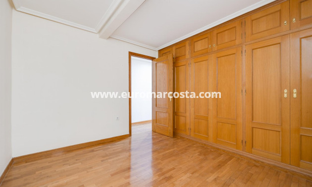 Sale - Apartment / flat - Torrevieja - TORREVIEJA