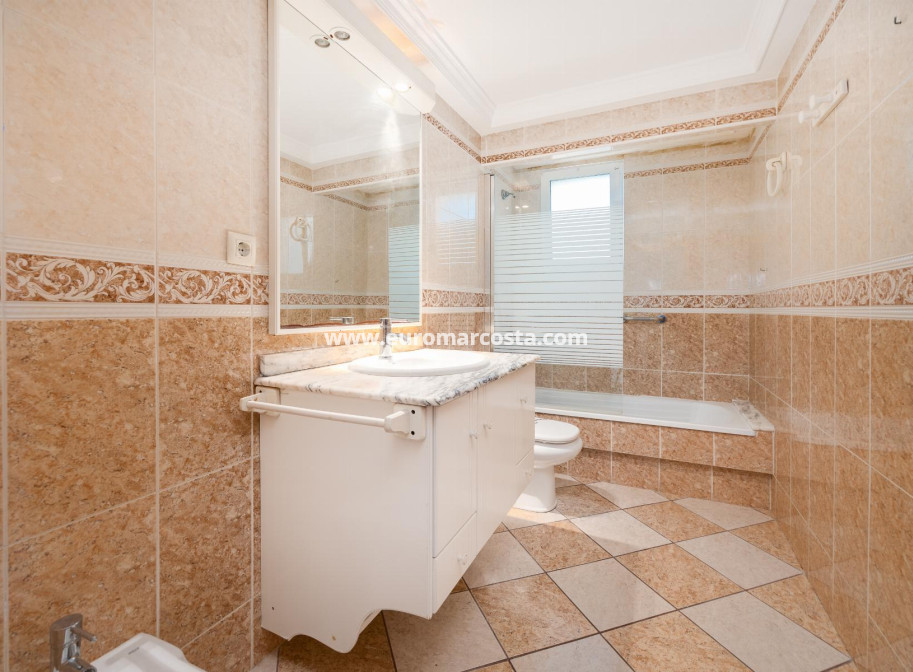 Sale - Apartment / flat - Torrevieja - TORREVIEJA