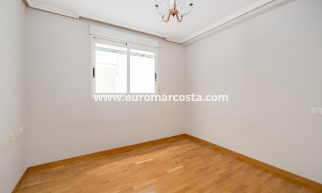 Sale - Apartment / flat - Torrevieja - TORREVIEJA