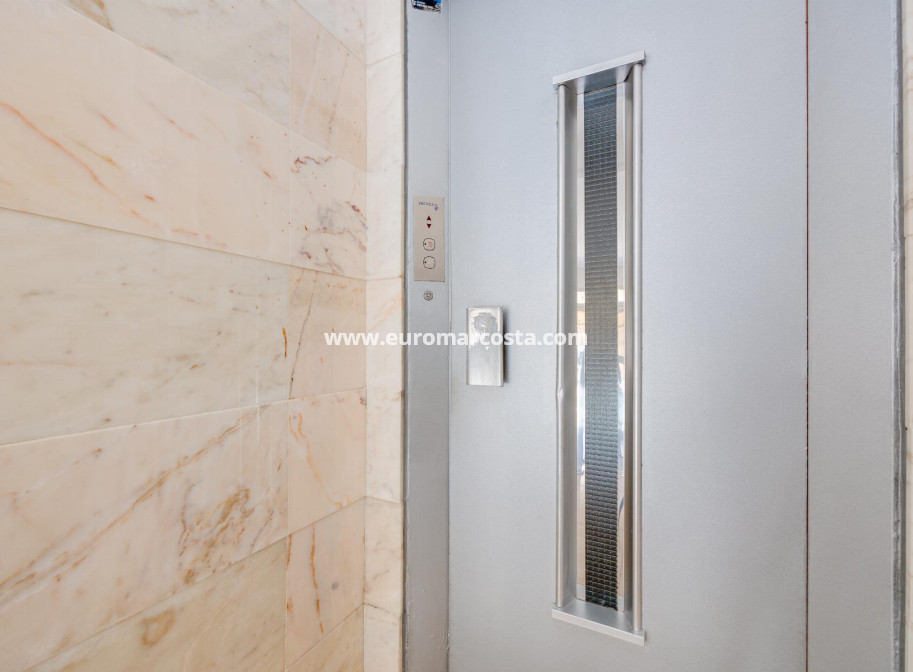 Sale - Apartment / flat - Torrevieja - TORREVIEJA