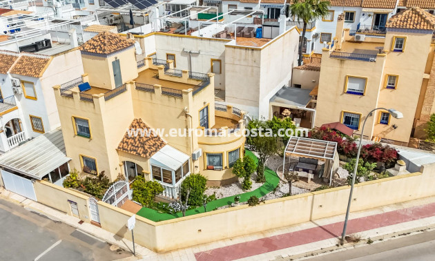 Sale - Chalet - Orihuela Costa - La Zenia- Orihuela costa