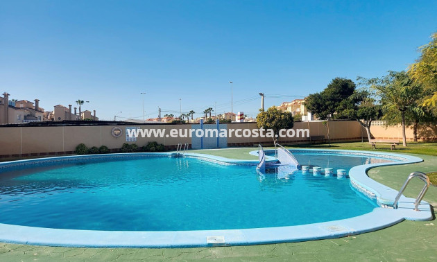 Sale - Chalet - Orihuela Costa - La Zenia- Orihuela costa