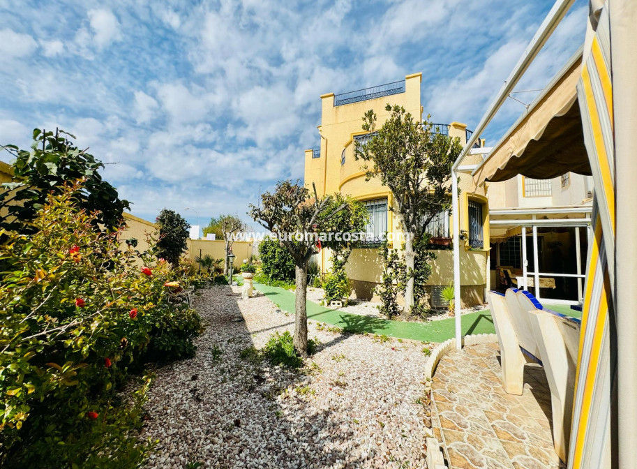 Sale - Chalet - Orihuela Costa - La Zenia- Orihuela costa