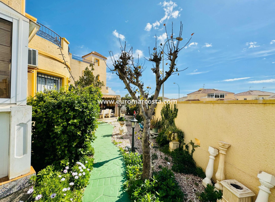 Sale - Chalet - Orihuela Costa - La Zenia- Orihuela costa
