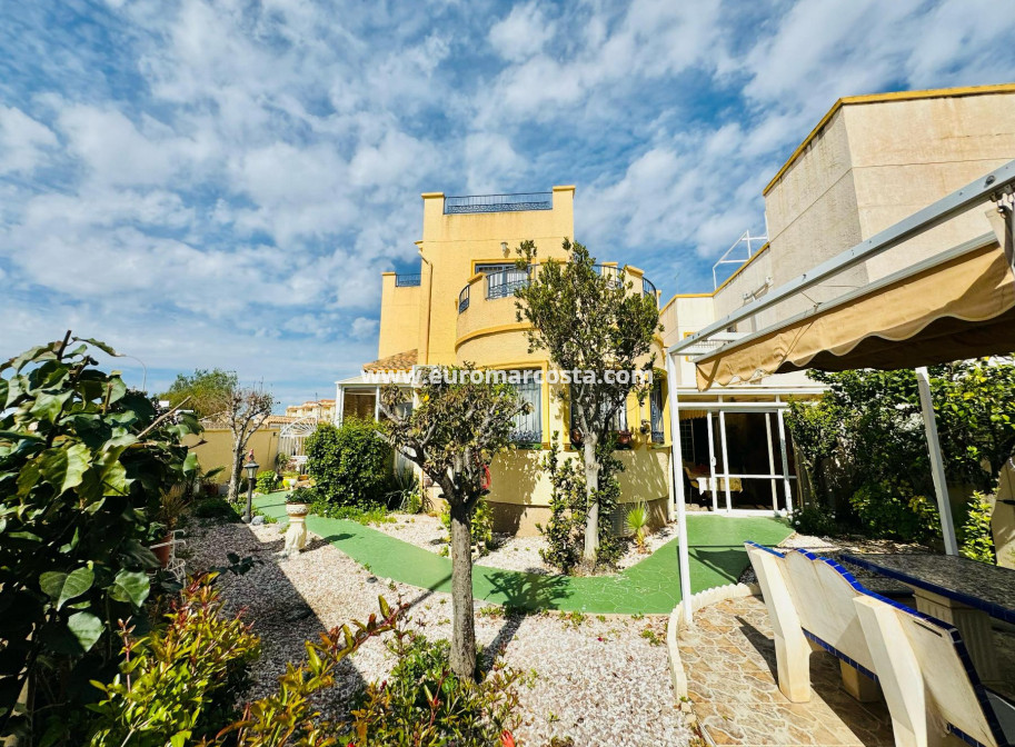 Sale - Chalet - Orihuela Costa - La Zenia- Orihuela costa