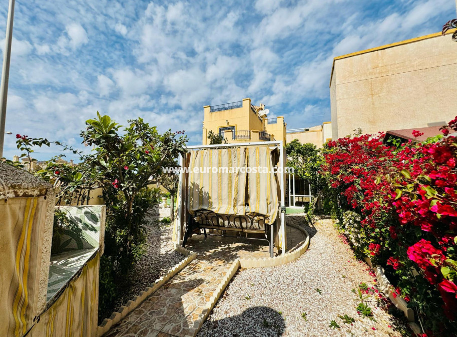Sale - Chalet - Orihuela Costa - La Zenia- Orihuela costa