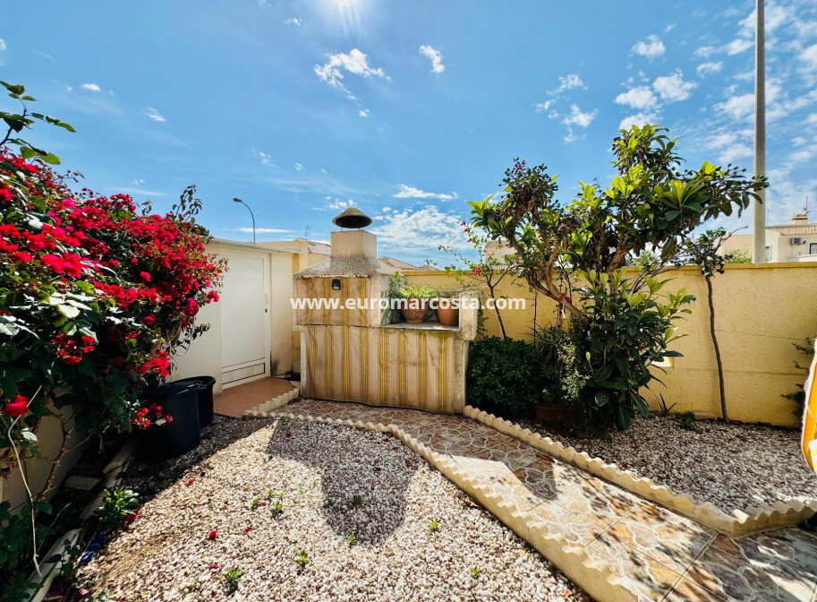 Sale - Chalet - Orihuela Costa - La Zenia- Orihuela costa