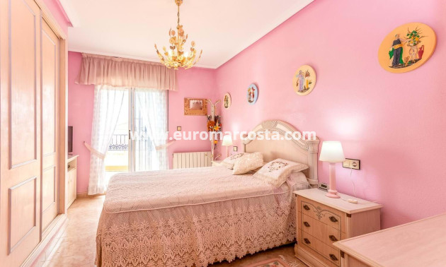 Sale - Chalet - Orihuela Costa - La Zenia- Orihuela costa