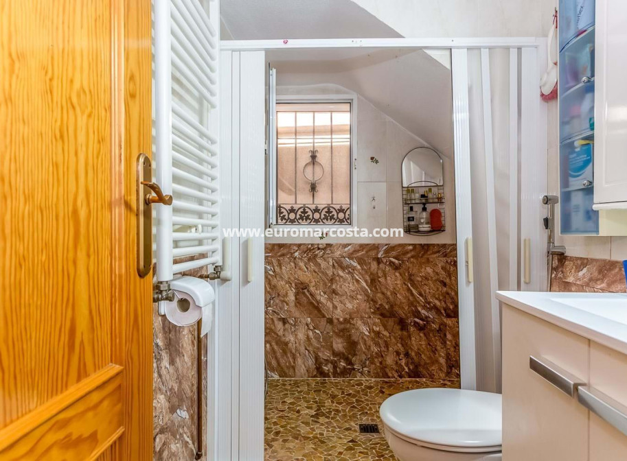 Sale - Chalet - Orihuela Costa - La Zenia- Orihuela costa