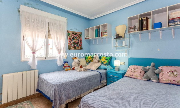 Sale - Chalet - Orihuela Costa - La Zenia- Orihuela costa