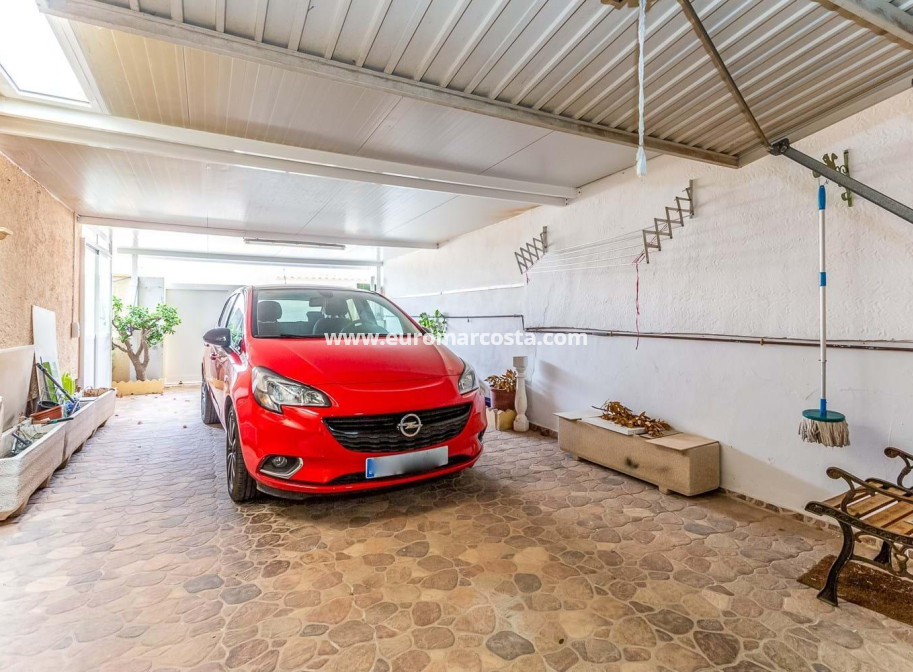 Sale - Chalet - Orihuela Costa - La Zenia- Orihuela costa