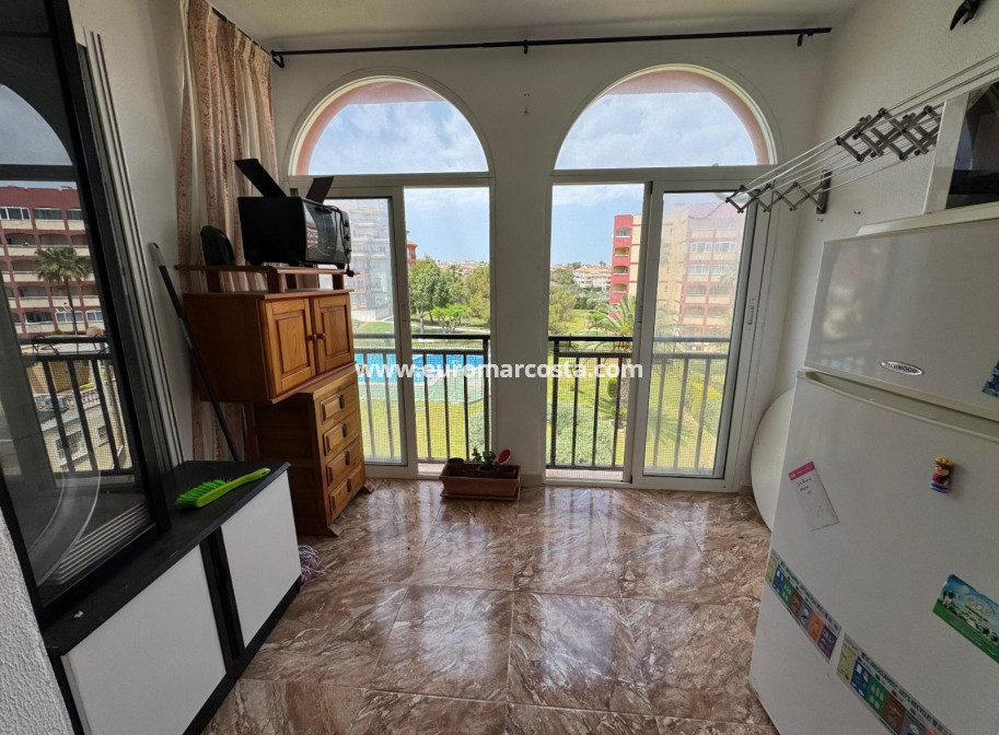Sale - Apartment / flat - Torrevieja - La Mata