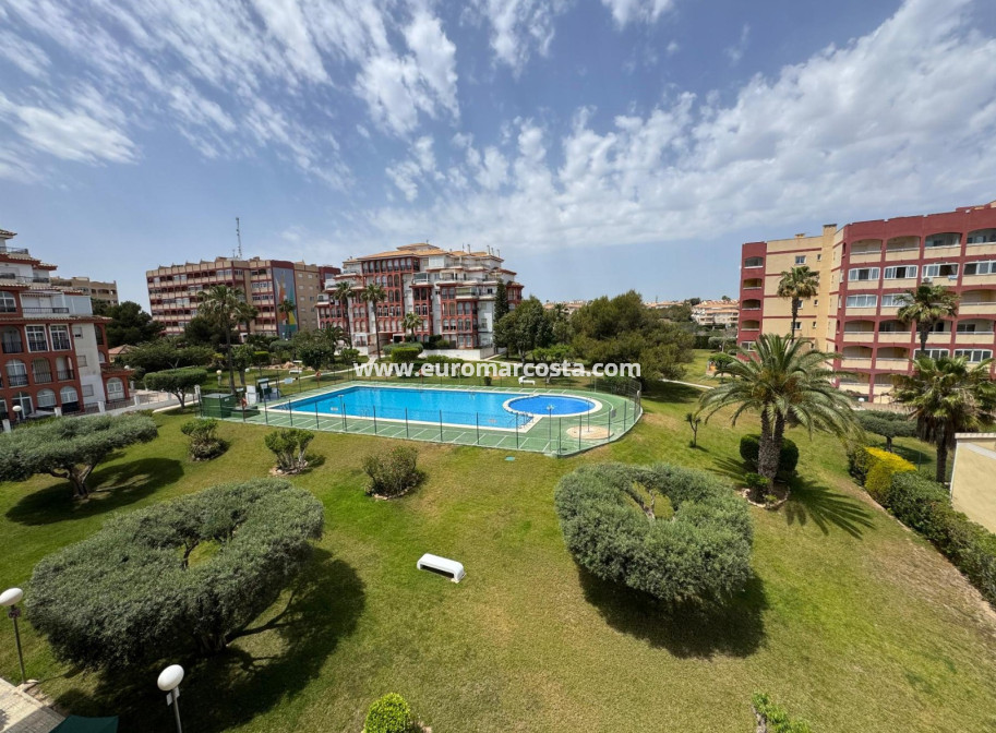 Sale - Apartment / flat - Torrevieja - La Mata