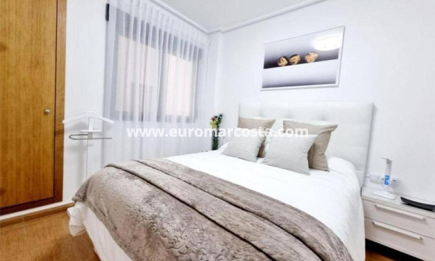 Sale - Apartment / flat - Torrevieja - TORREVIEJA