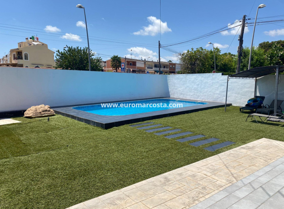 Venta - Villa - Torrevieja - TORREVIEJA