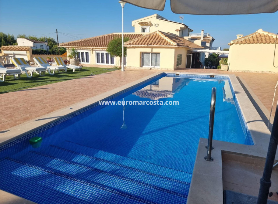Sale - Villa - Orihuela Costa - TORREVIEJA