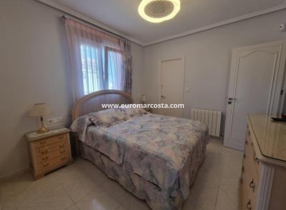 Sale - Villa - Orihuela Costa - TORREVIEJA