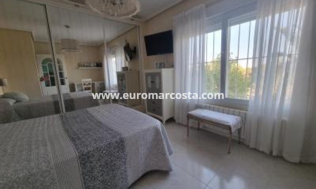 Sale - Villa - Orihuela Costa - TORREVIEJA