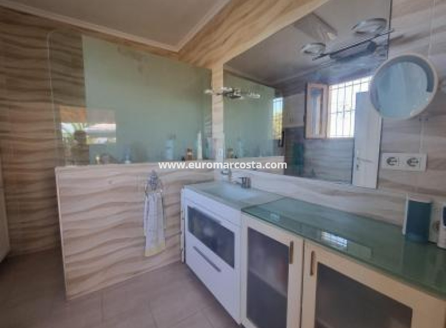 Sale - Villa - Orihuela Costa - TORREVIEJA