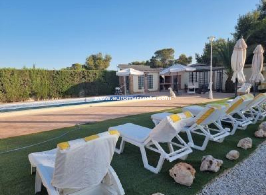 Sale - Villa - Orihuela Costa - TORREVIEJA