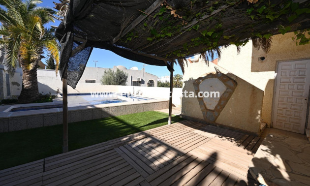 Objekte zum Wiederverkauf - Villa freitstehend - Torrevieja - TORREVIEJA