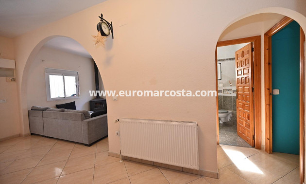 Objekte zum Wiederverkauf - Villa freitstehend - Torrevieja - TORREVIEJA