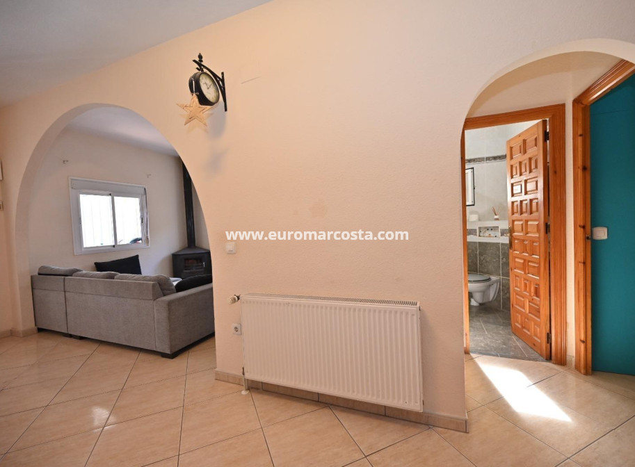Objekte zum Wiederverkauf - Villa freitstehend - Torrevieja - TORREVIEJA