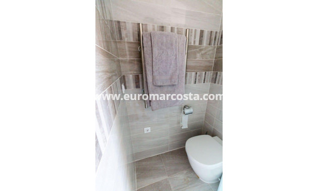 Objekte zum Wiederverkauf - Wohnung - Torrevieja - Orihuela Costa