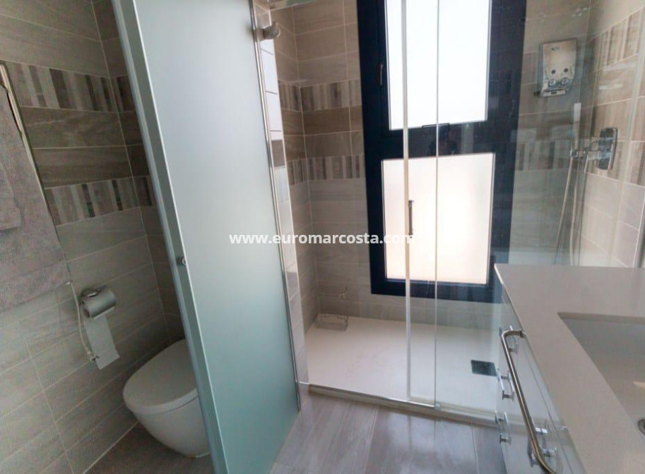 Objekte zum Wiederverkauf - Wohnung - Torrevieja - Orihuela Costa