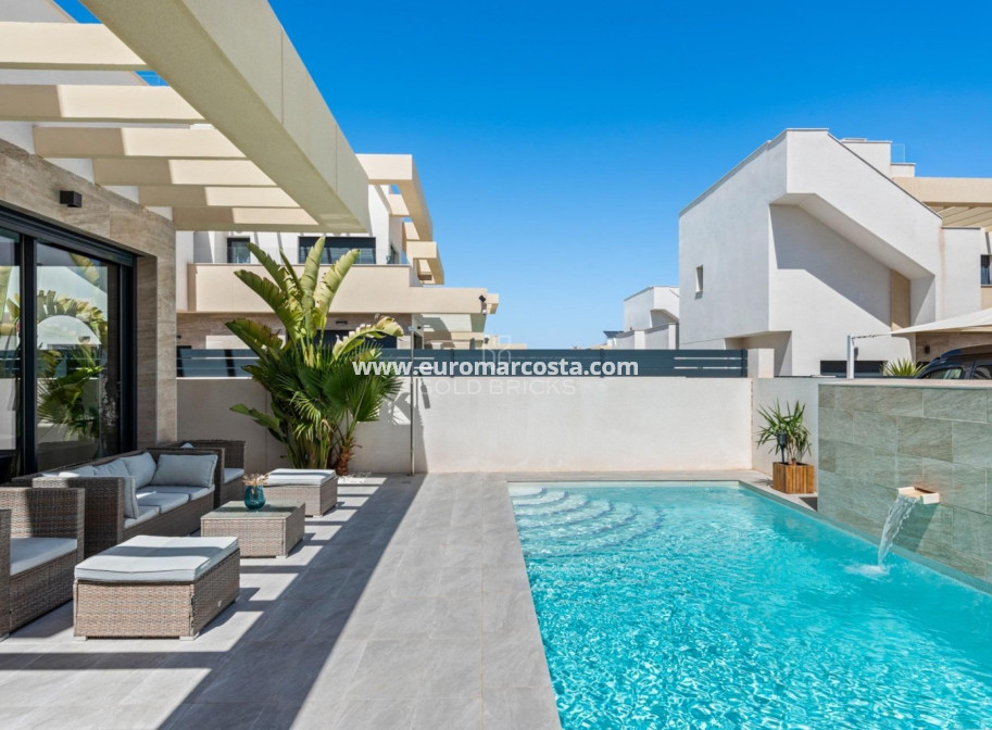 Venta - Villa - Los Montesinos - La herrada