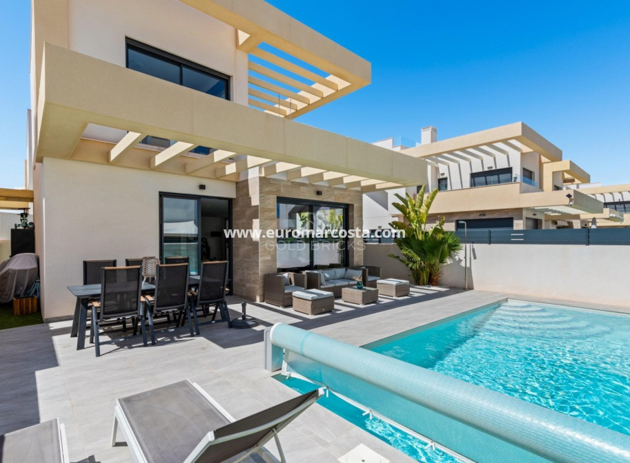 Venta - Villa - Los Montesinos - La herrada