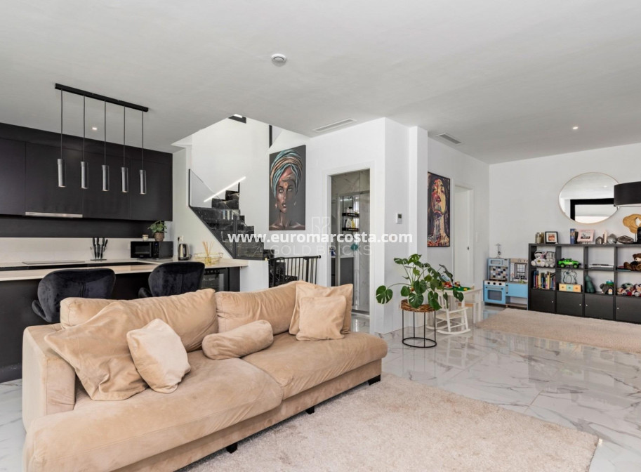 Venta - Villa - Los Montesinos - La herrada