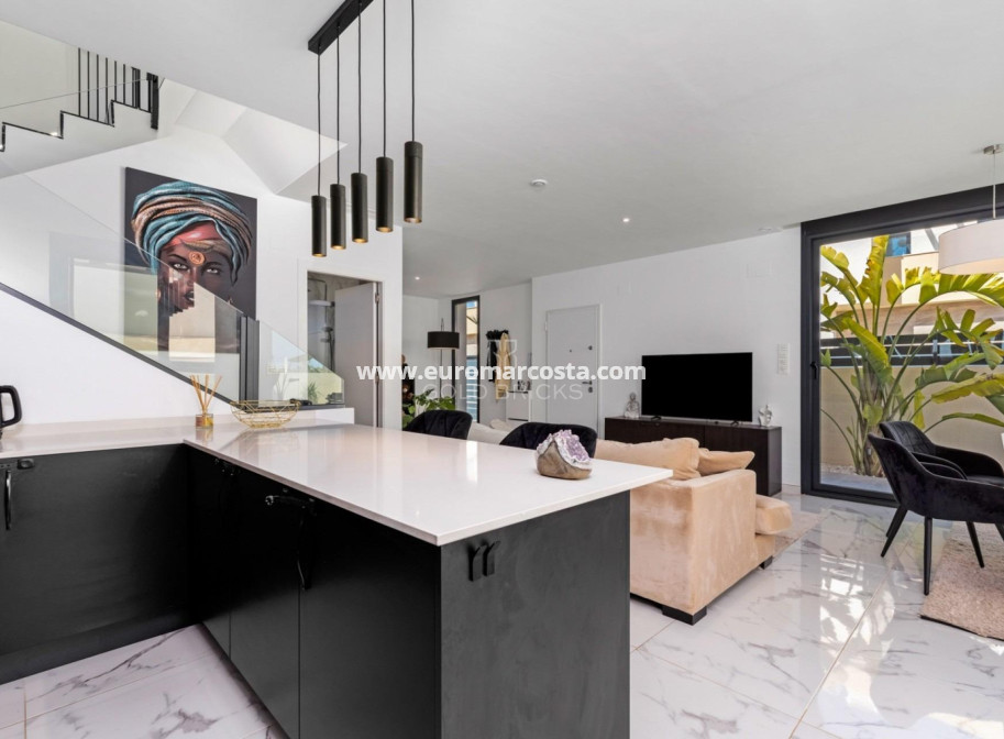 Venta - Villa - Los Montesinos - La herrada