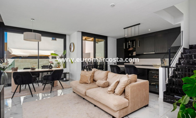 Venta - Villa - Los Montesinos - La herrada