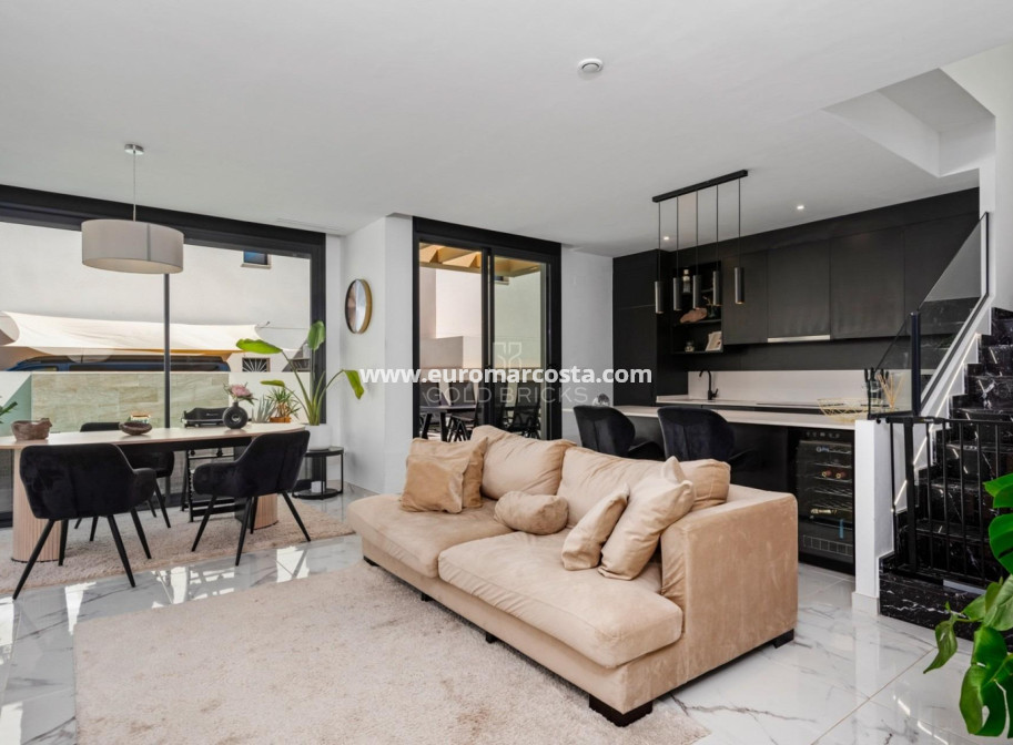 Venta - Villa - Los Montesinos - La herrada