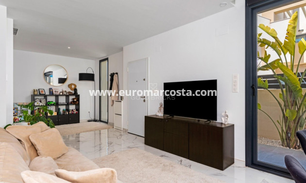 Venta - Villa - Los Montesinos - La herrada