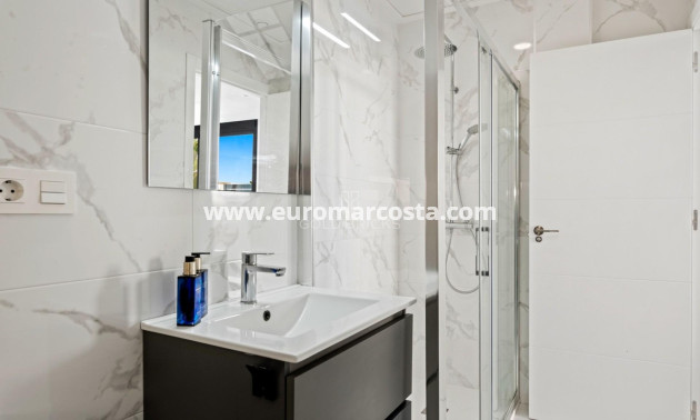 Venta - Villa - Los Montesinos - La herrada